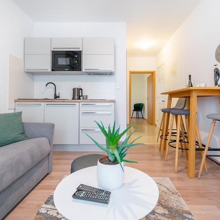 Apartmani Eterovic Башка-Вода Екстер'єр фото