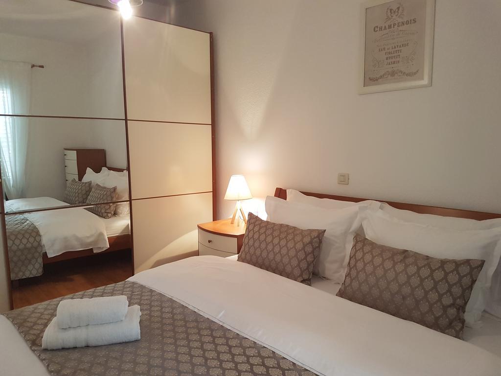 Apartmani Eterovic Башка-Вода Екстер'єр фото